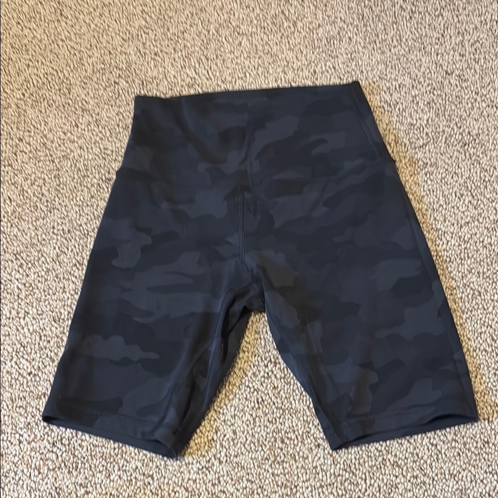 Lululemon Athletica Black Camo 7 inch Bike Shorts